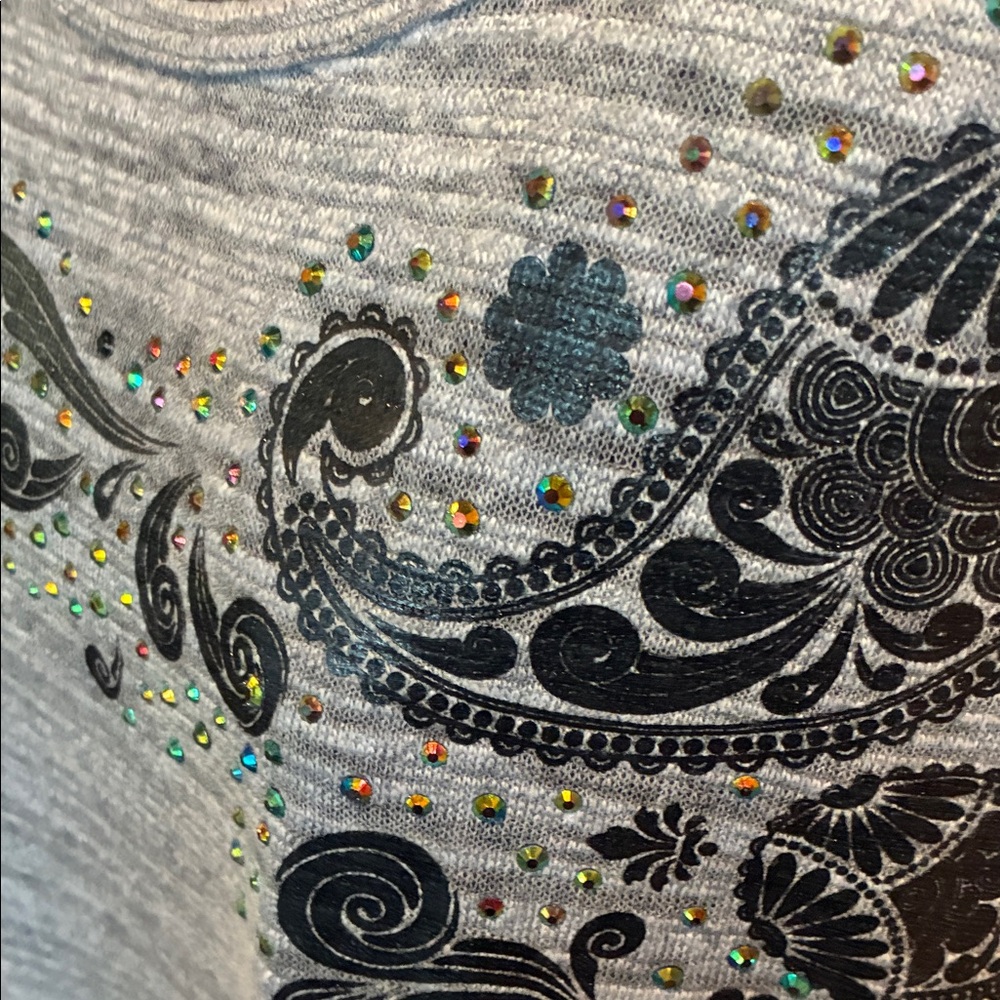 Gray Paisley Women's Top - Picture 4 of 5